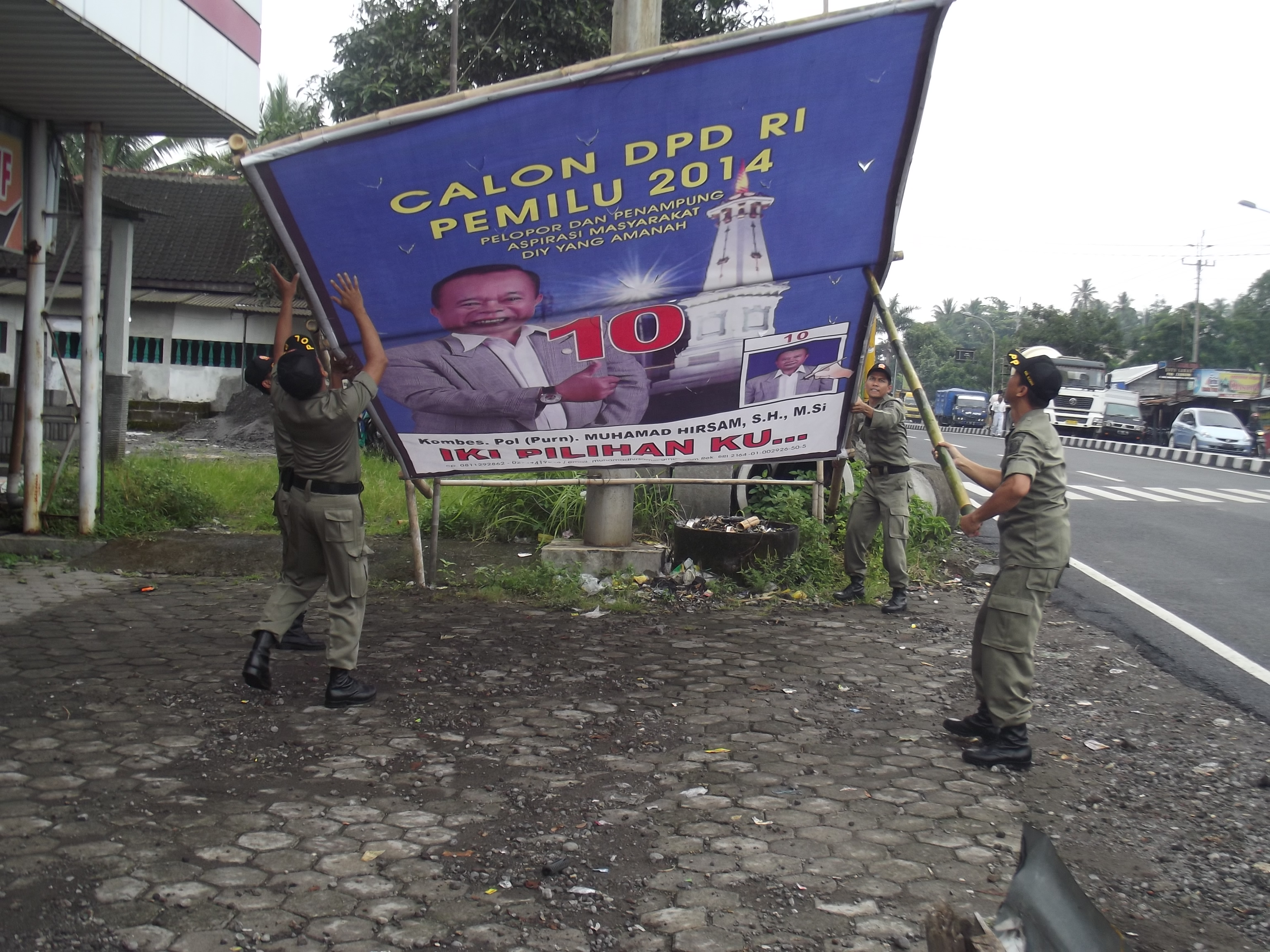Penertiban Alat Peraga Kampanye
