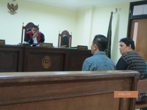 Dua tersangka saat disidang di Pengadilan Negeri Sleman